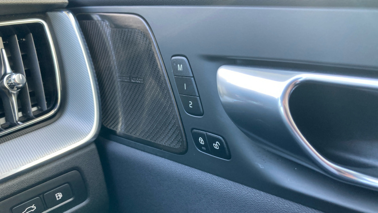 Volvo XC60 2.0 T6 [350] RC PHEV Plus Dark 5dr AWD Geartronic Estate